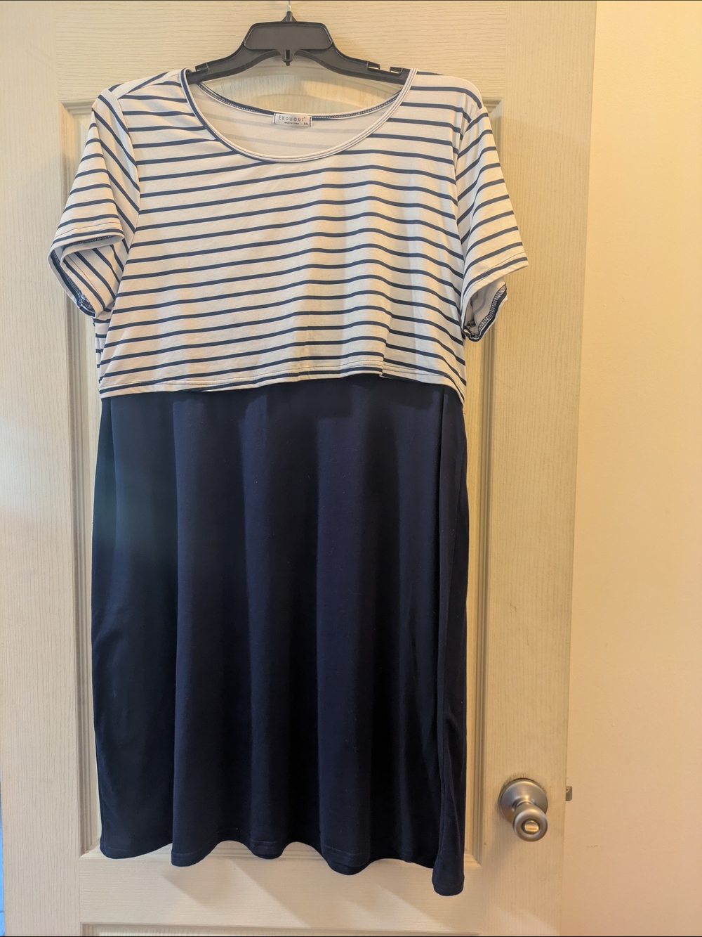 Ekouaer Striped Navy & White Maternity/Nursing Dress XXL